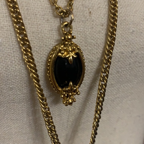 Vintage Double layer black & white egg pendant statement necklace - Picture 7 of 15